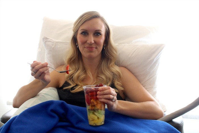 Atlanta CoolSculpting patient making edible arrangements for treatment