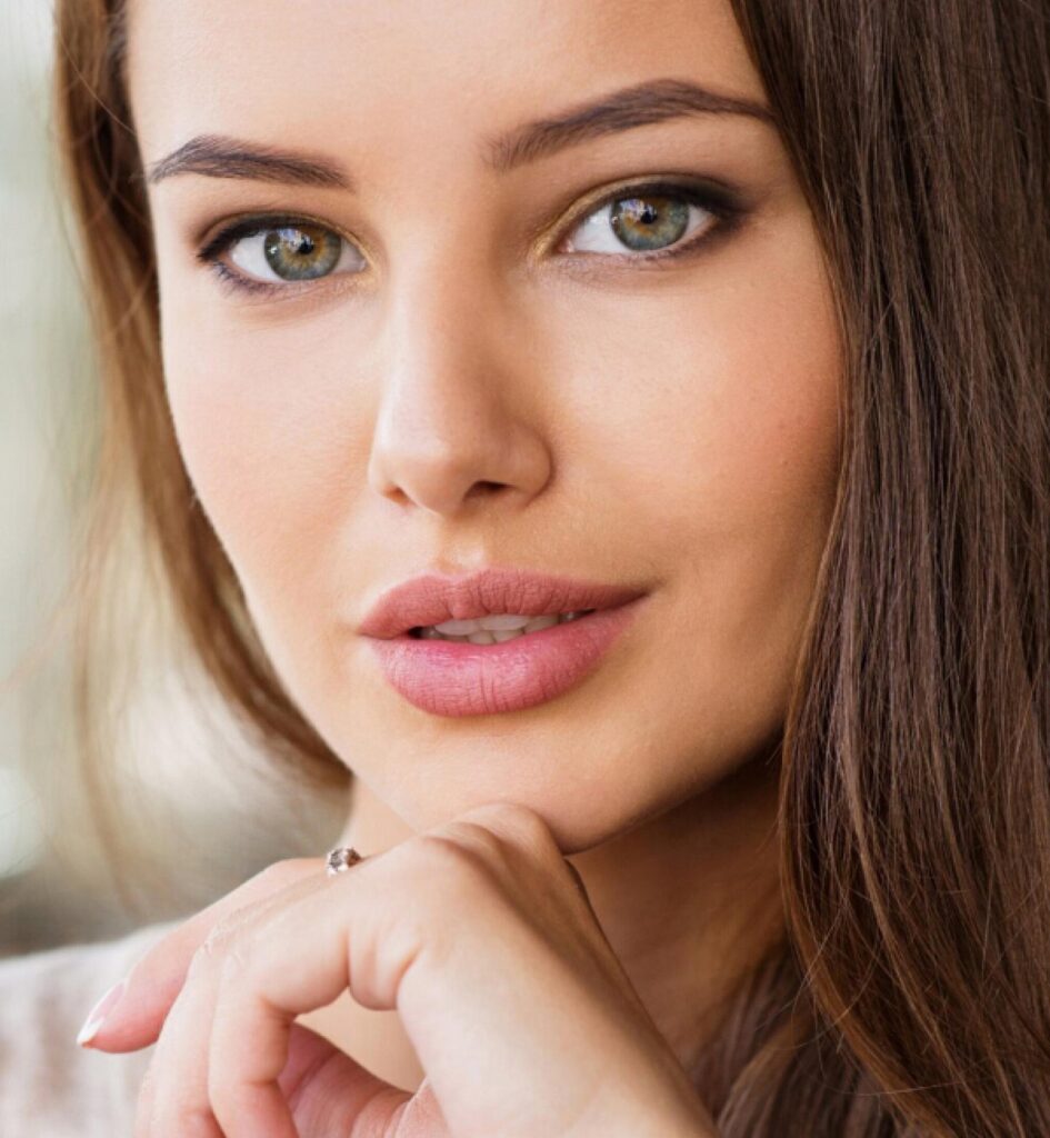 1775609712_01 Atlanta Botox model smiling