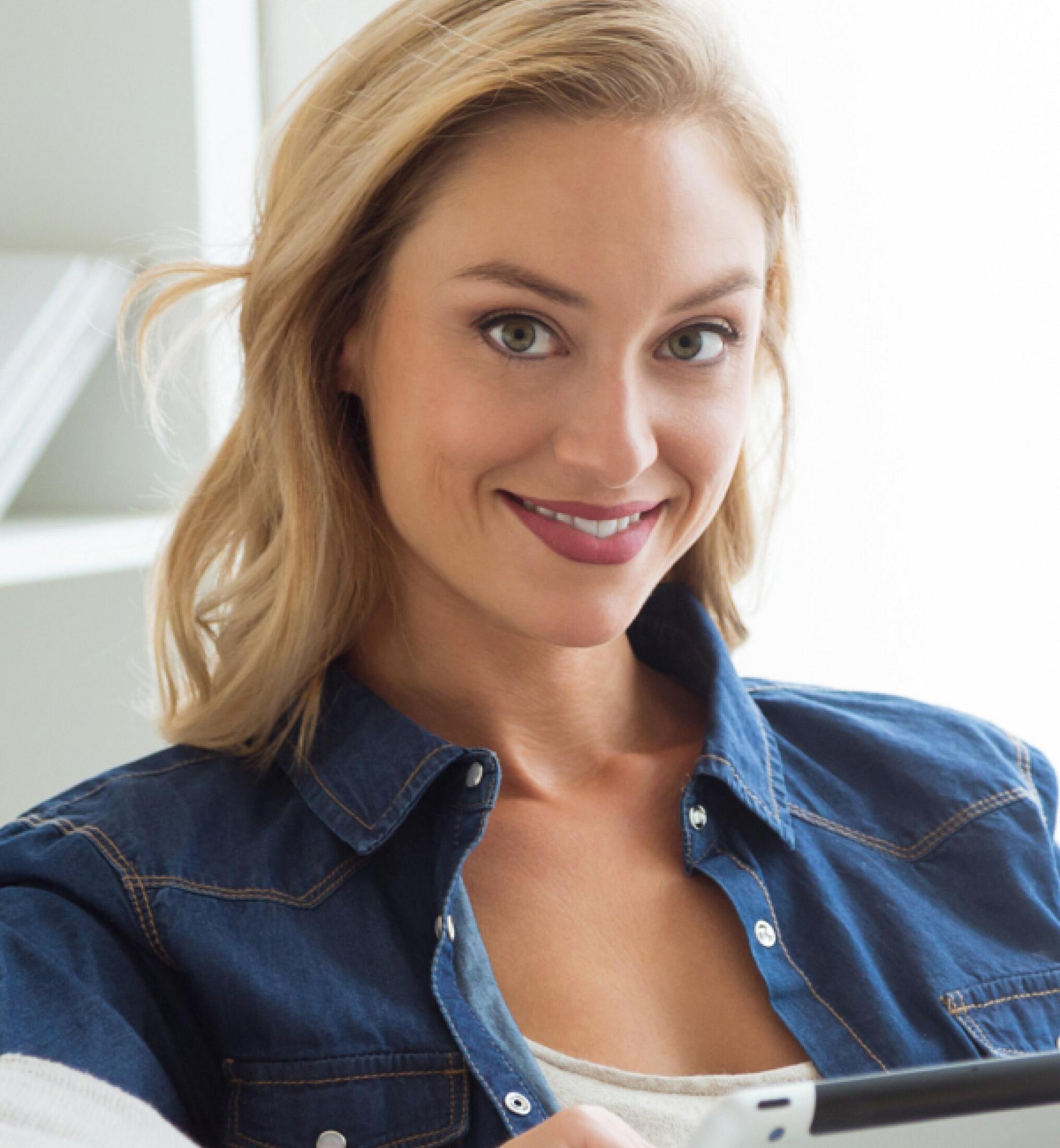 1775609857_02 Atlanta liquid facelift model smiling